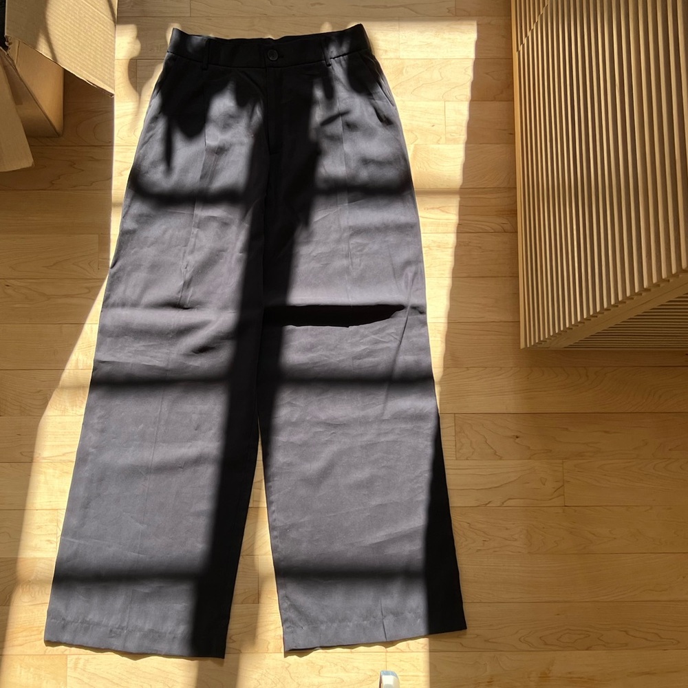 Zara Brand New Lightweight Wide-Leg Trousers